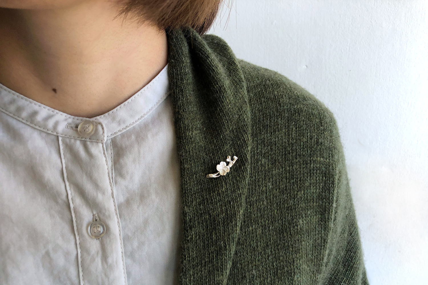 クローバーのピンブローチ